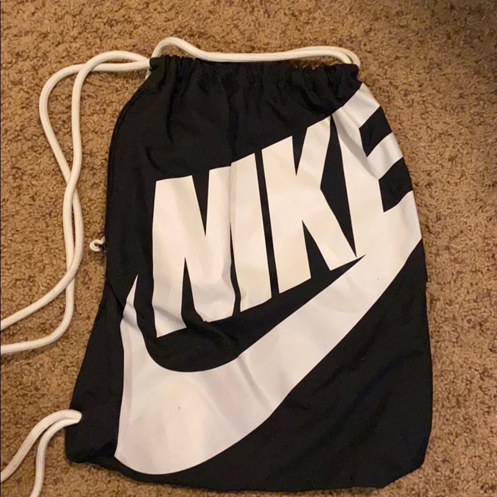 Nike drawstring bag